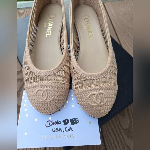 CHANEL Beige Raffia Ballet Flats. - Picture 2 of 5